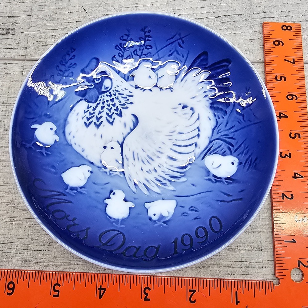 1990 Bing & Grondahl Mother's Day Plate Hen with Chicks B&G Mors Dag